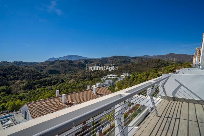 Foto 6f3a39a7-1b0a-4095-b677-4d8eaef91493. Dúplex amb piscina a La Concha - Resina Golf Estepona