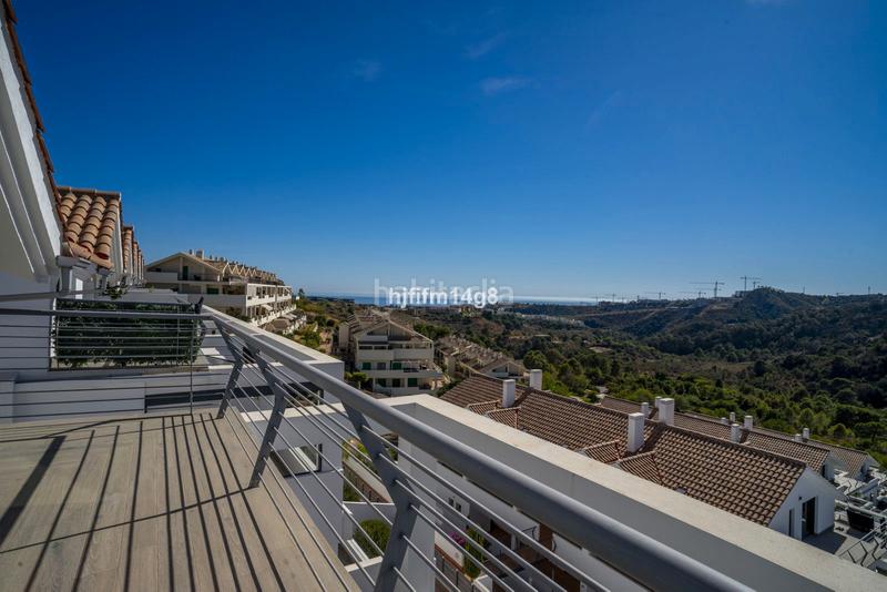 Foto 89ae4d6b-ee93-47c3-b600-f47eb8c10beb. Dúplex amb piscina a La Concha - Resina Golf Estepona