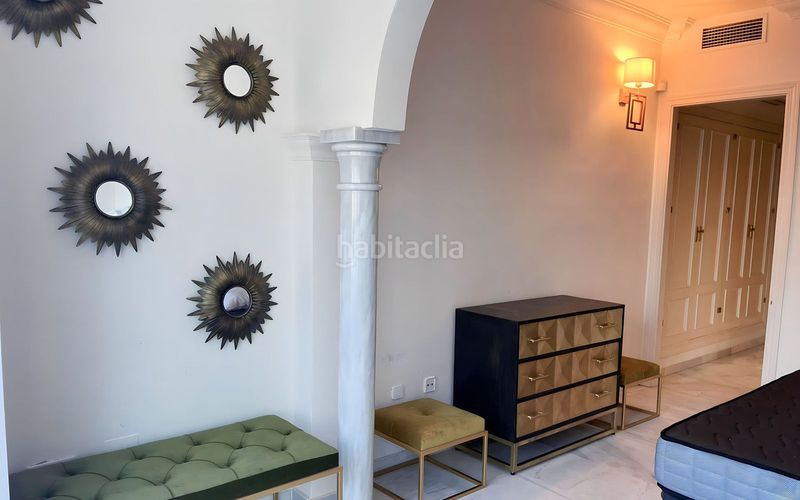 Foto ba3d687c-d901-4a72-ab1b-b65a2c1f9d1c. Pis amb aparcament piscina a Las Brisas Marbella
