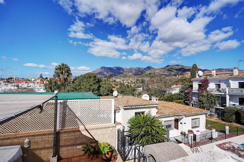 Foto 4ef2ab8f-bf13-4f7e-8127-9f9fb73f2afe. Casa adossada amb piscina a Bello Horizonte - Lindasol Marbella