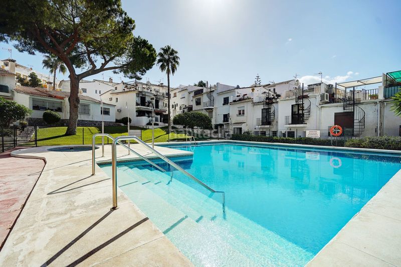 Foto d81a6a15-7083-4a7e-ae32-83212370bea0. Casa adossada amb piscina a Bello Horizonte - Lindasol Marbella