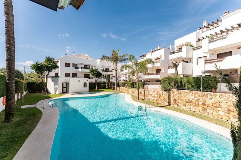 Foto d856269b-843b-46eb-b2f2-3dc9b53a4368. Pis amb aparcament piscina a Paraiso - Barronal Estepona