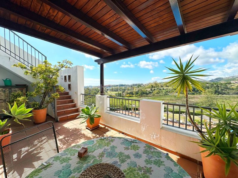 Foto b6766dd5-76d9-42e8-92b1-2bdf231f41cf. Àtic amb piscina a El Madroñal Benahavís