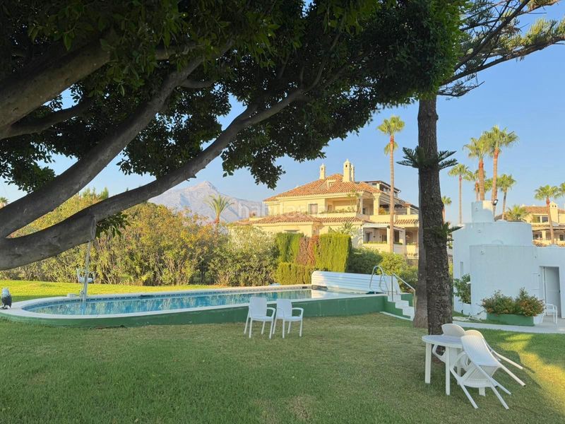 Foto d2a4220f-8f19-459e-9e1e-13a69edf54f1. Dúplex amb piscina a Los Naranjos Marbella