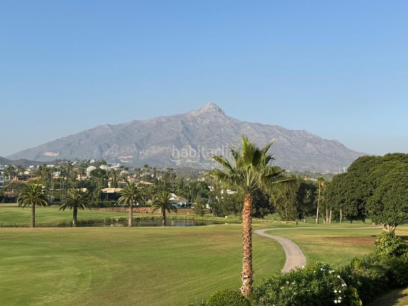 Foto e7cb6ae5-bcb3-4f47-8073-40a9df6b3c33. Dúplex amb piscina a Los Naranjos Marbella