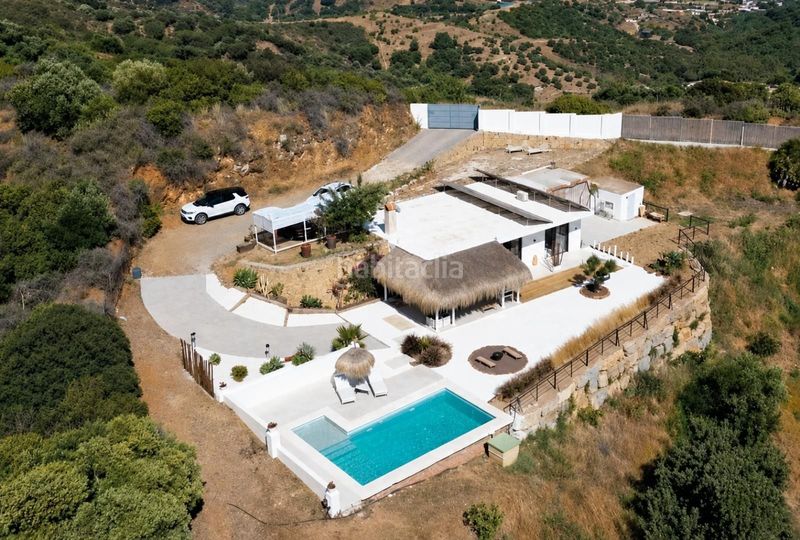 Foto 6287d75c-8ab4-448e-8284-85c7b8b3f0e2. Masia finca rústica en altos de marbella, - vistas panorámicas al mediterráneo a Ojén