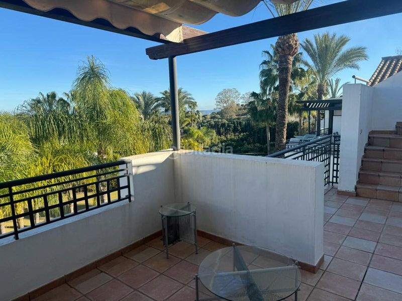 Foto f6c04e9a-5d0d-4a71-a67e-f65a1173bfd9. Dúplex amb piscina a La Concha - Resina Golf Estepona