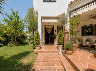 Casa a schiera in Villacana - Costalita - Saladillo. Exclusiva casa adosada de esquina con amplio jardín privado en l