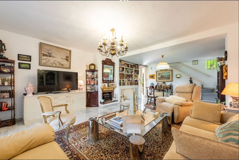 Foto 2cb2bd1b-ce08-4cd5-a2e5-05704bd27816. Casa adosada en calle aloe 14 exclusiva casa adosada de esquina con amplio jardín privado en la nueva milla de oro, en Estepona