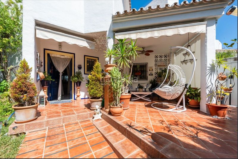 Foto 44b0946b-f616-4a32-89fd-a8ede8a55125. Casa adosada en calle aloe 14 exclusiva casa adosada de esquina con amplio jardín privado en la nueva milla de oro, en Estepona