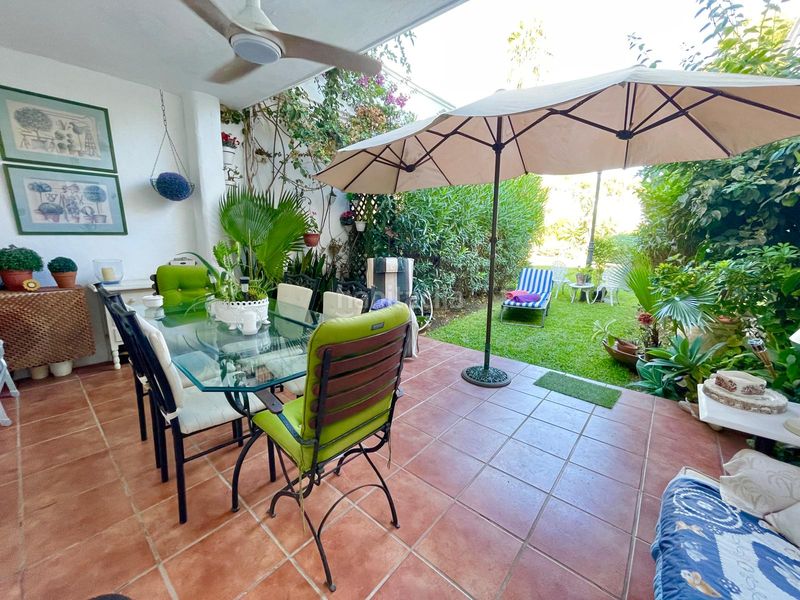 Foto 823fe430-94c1-4902-a0a8-536bb6444163. Casa adosada en calle aloe 14 exclusiva casa adosada de esquina con amplio jardín privado en la nueva milla de oro, en Estepona