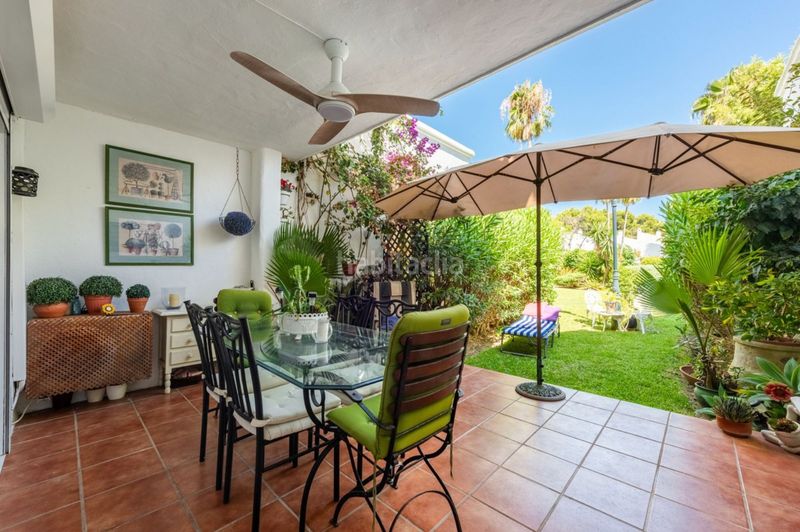 Foto ac88bd69-1594-4693-9087-2a44342a5885. Casa adosada en calle aloe 14 exclusiva casa adosada de esquina con amplio jardín privado en la nueva milla de oro, en Estepona