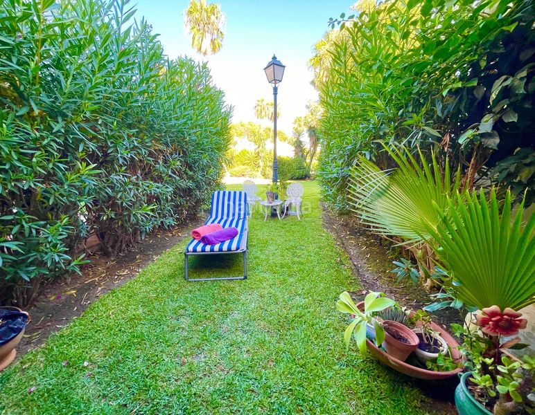 Foto db2339d4-f40f-4faf-a202-0aaf9a4fcc31. Casa adosada en calle aloe 14 exclusiva casa adosada de esquina con amplio jardín privado en la nueva milla de oro, en Estepona