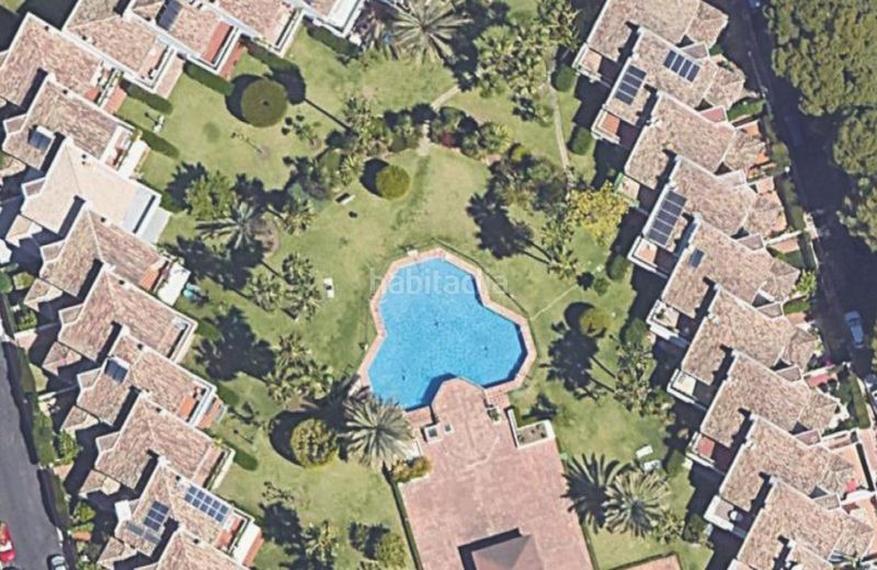 Foto e31ec1d4-95e5-4e31-ab20-2ca8a1903cc9. Casa adosada en calle aloe 14 exclusiva casa adosada de esquina con amplio jardín privado en la nueva milla de oro, en Estepona