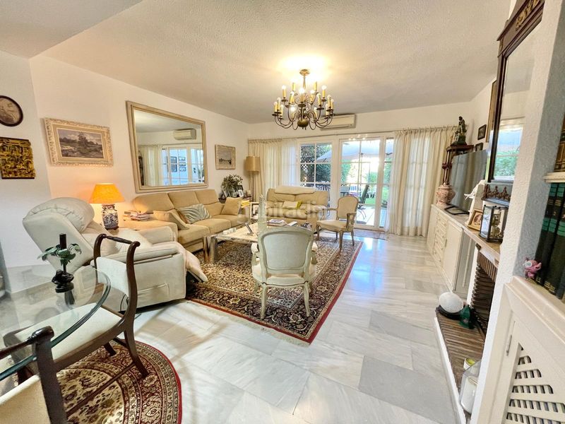 Foto e323658e-8619-4e6c-925e-5a5601e1ae69. Casa adosada en calle aloe 14 exclusiva casa adosada de esquina con amplio jardín privado en la nueva milla de oro, en Estepona