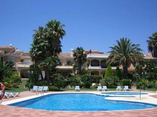 Lloguer Casa adossada a Parque Central. Alquiler de septiembre a junio en primera línea de playa — venal