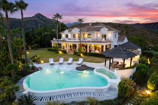 Xalet a Alcalá la Real. Exclusiva villa reformada en marbella club golf resort – benahav