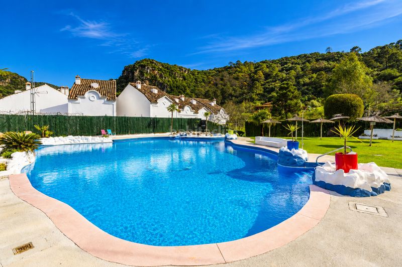 Foto 4743dd21-48d2-4fc7-9c79-d2b4cb057b37. Alquiler apartamento en avenida de andalucia 40 estudio dúplex con gran terraza privada pueblo en Benahavís