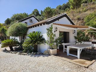 Casa a Monda. Encantadora villa andaluza con vistas panorámicas y 6.037 m² de