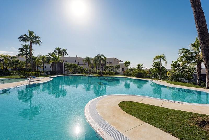 Foto dd9bcb9e-9f10-430e-b82f-cfbeb1aca85e. Location appartement dans urbanizacion Los Flamingos 145 dans Benahavís