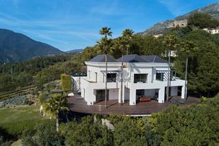 Xalet  N/a. Villa de calidad contemporánea bellamente ubicada y muy bien ubi