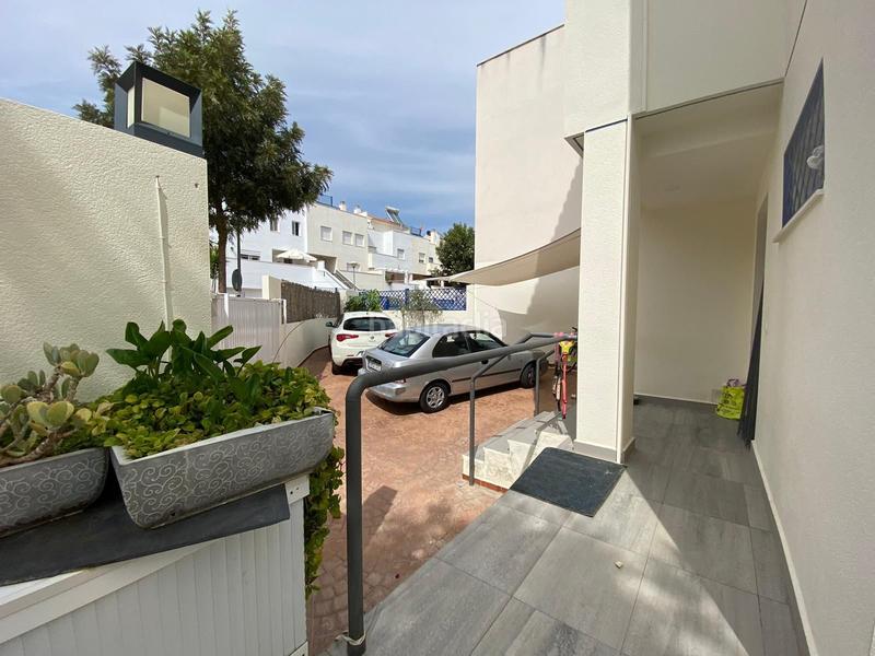 Foto 9948733b-2776-4bd8-8273-db152e9b8680. Casa a schiera in Manantiales-Estación de Autobuses Torremolinos