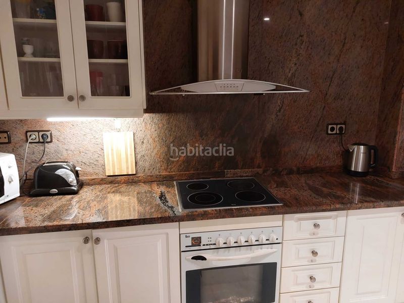 Foto 1d740fc8-e800-4bcf-9422-b2c918d3e01e. Pis amb calefacció aparcament piscina a Los Naranjos Marbella