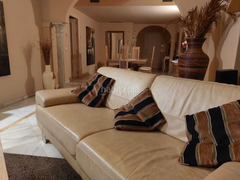 Foto 89f7035e-dc5c-4c33-a13d-39499c812ee2. Pis amb calefacció aparcament piscina a Los Naranjos Marbella