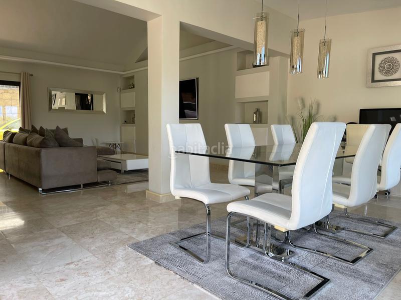 Foto 43306d9b-1c1e-425a-95cf-a6e1ba9e815c. Location maison jumelée dans calle marbella 10 dans Benahavís