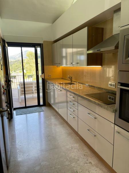 Foto 4f746b37-2f51-43ec-9836-2591509d9f66. Rent towny house in calle marbella 10 in Benahavís pueblo Benahavís