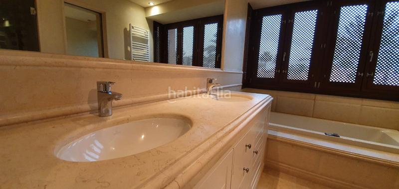 Foto aa8c74e6-ecca-4528-986e-f7b66413d461. Appartamento con riscaldamento parcheggio piscina in Estepona