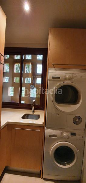 Foto f7b41d50-2e75-46ef-ac76-fc066e216a81. Appartamento con riscaldamento parcheggio piscina in Estepona