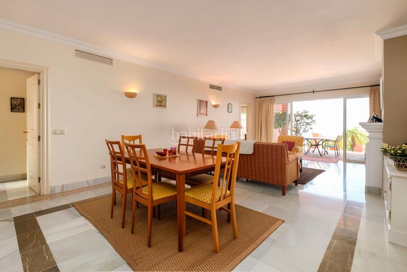 Foto 099668da-f6ba-4b76-85cb-b2644b890b47. Apartamento amplio apartamento en planta baja en torre halcones con espectaculares vistas a la costa en Benahavís