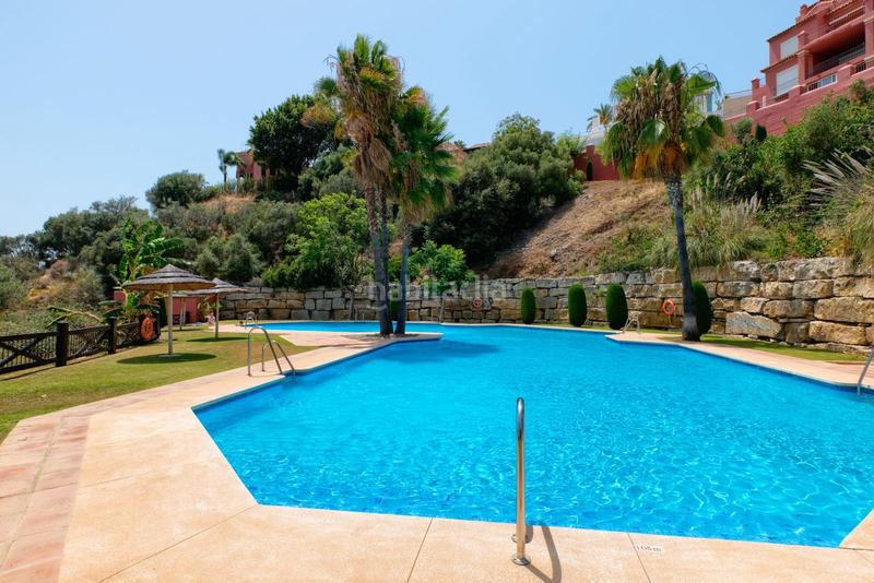 Foto 5c3208ae-1696-4c59-847b-994bc55e1af5. Apartamento amplio apartamento en planta baja en torre halcones con espectaculares vistas a la costa en Benahavís