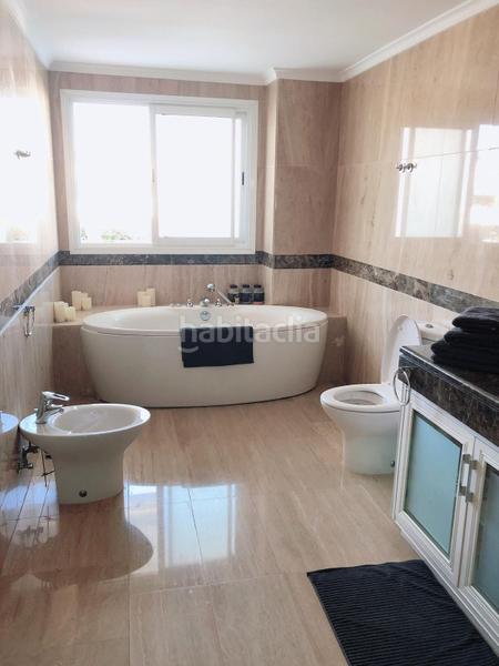 Foto 4a22b9ec-7f2f-426c-b5c3-c07068c799d5. Alquiler dúplex ático con vistas al mar 100m de puerto banus en Marbella