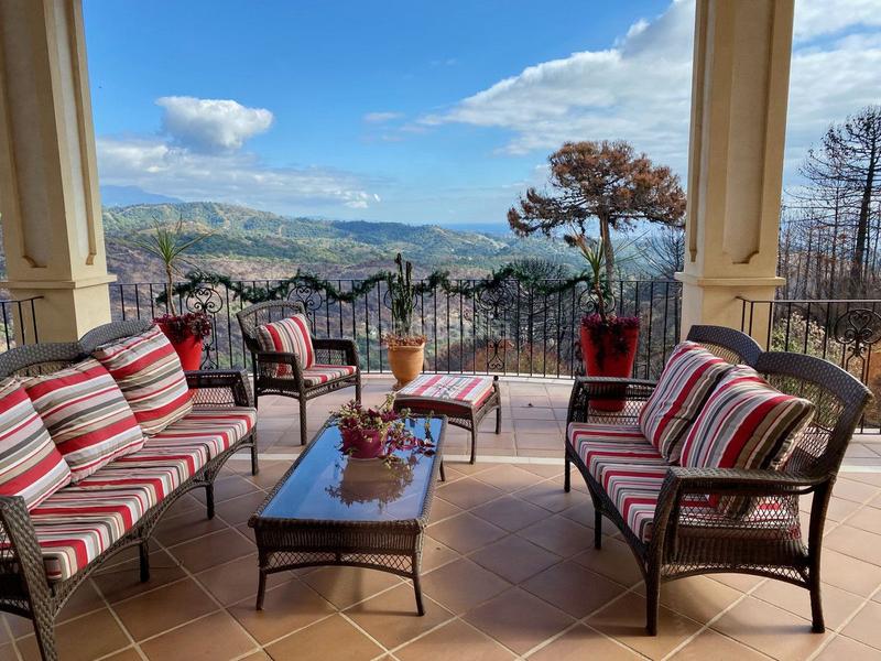 Foto 53d498d8-5018-48b9-aeb7-9ef6d08d8910. Location chalet dans n/a dans Centro Estepona