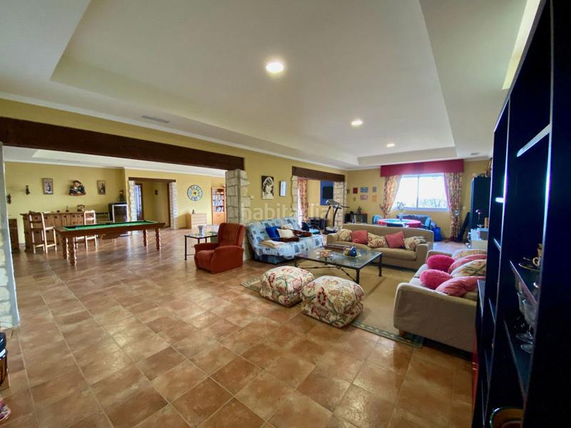 Foto c9f0cb4c-9bf7-46dc-bc3d-18952d135aed. Rent chalet in n/a in Centro Estepona