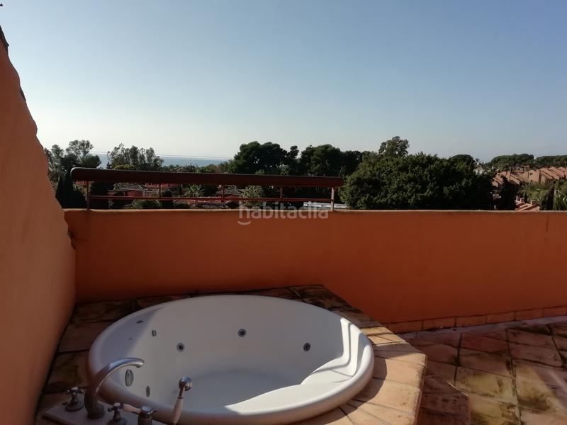 Foto 017bb9ab-317a-48b6-be4d-dc190fa61e7b. Zweistöckige wohnung mit heizung parking pool in bahía de Marbella Marbella