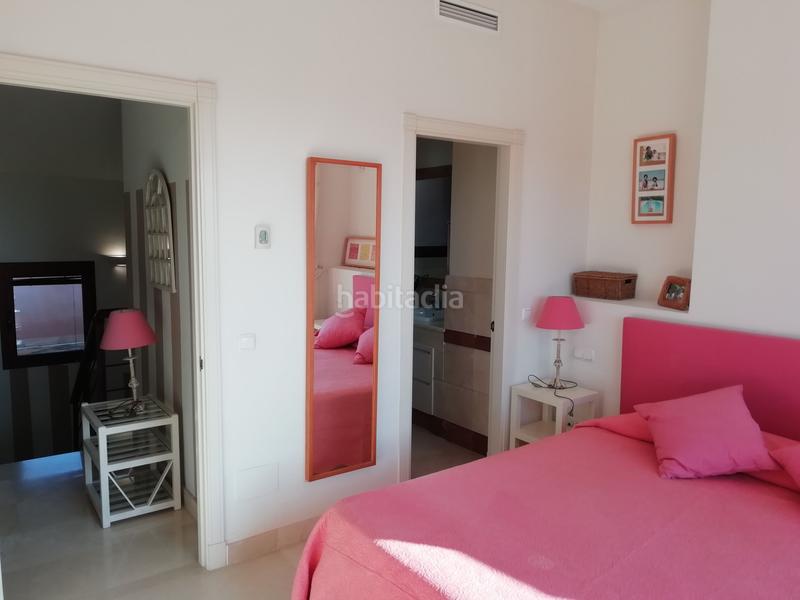 Foto 5cb0d4ec-d2e9-4ec2-be2a-f4809402a3dd. Zweistöckige wohnung mit heizung parking pool in bahía de Marbella Marbella