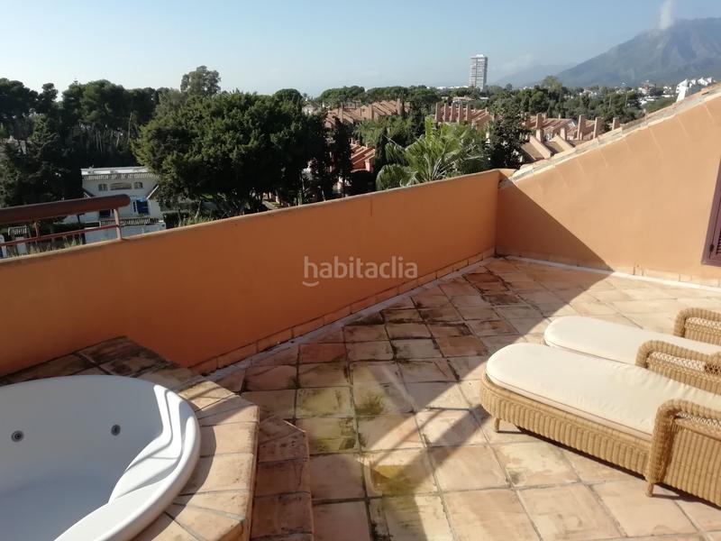 Foto 7d352c27-bd5e-4c75-a9e5-ff04f277e803. Zweistöckige wohnung mit heizung parking pool in bahía de Marbella Marbella