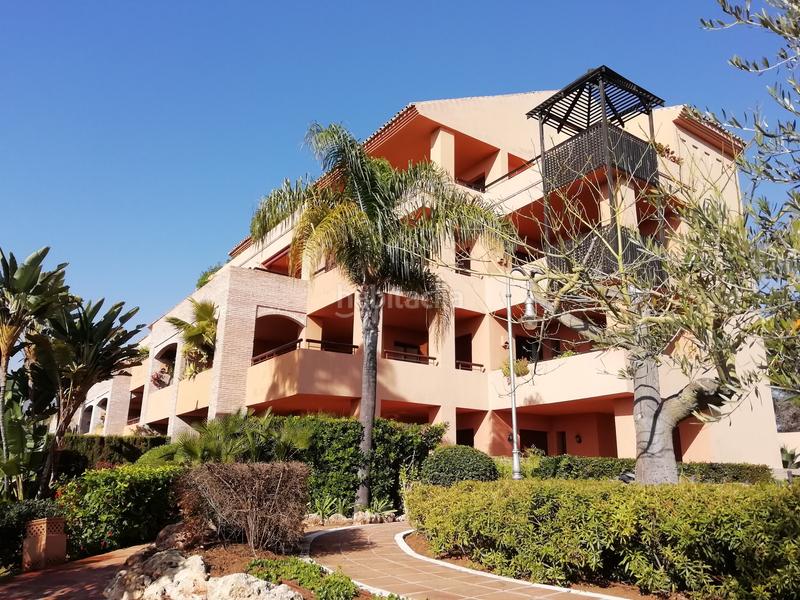 Foto 857fb148-713b-4018-9ad9-8b8c7bb98b1e. Zweistöckige wohnung mit heizung parking pool in bahía de Marbella Marbella