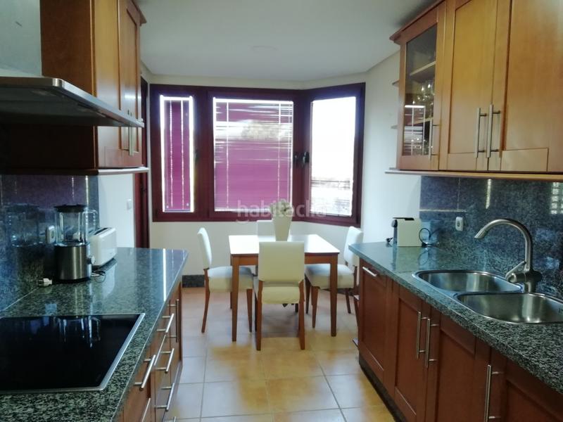 Foto dba148ad-fb59-482b-8977-055568eb7edd. Zweistöckige wohnung mit heizung parking pool in bahía de Marbella Marbella