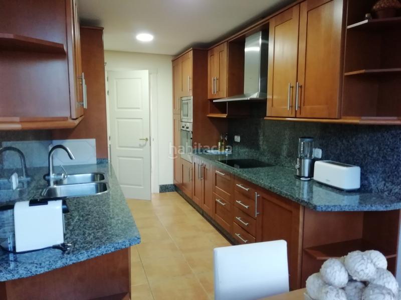 Foto e1f3e028-e862-4e53-a161-e18475223a00. Zweistöckige wohnung mit heizung parking pool in bahía de Marbella Marbella