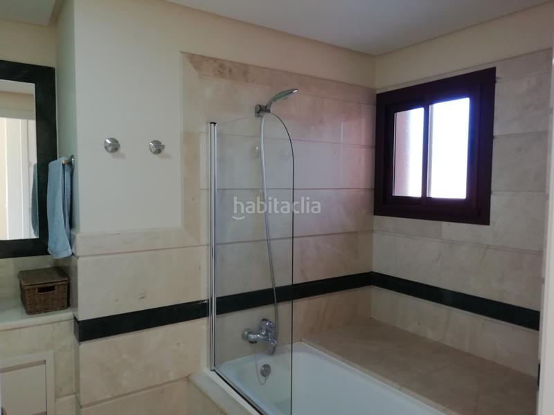 Foto fcf5ef3c-585d-4068-8e62-37d13ddbf15d. Zweistöckige wohnung mit heizung parking pool in bahía de Marbella Marbella