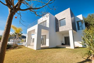 Chalet en Urbanizacin el capitn. Villa contempornea de calidad de 4 dormitorios de nueva constru