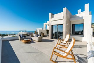 Chalet à Cabopino - Artola. Casas adosadas contemporáneas en cabopino en marbella - ¡todas l