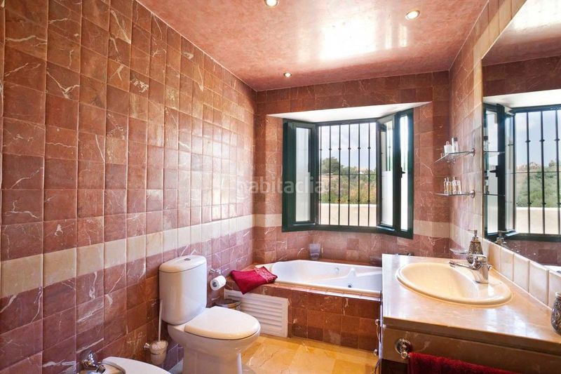 Foto 0d83b2f5-13bc-4211-ac0d-cf0d48e0219d. Miete chalet mit heizung parking pool in Puerto Banús Marbella