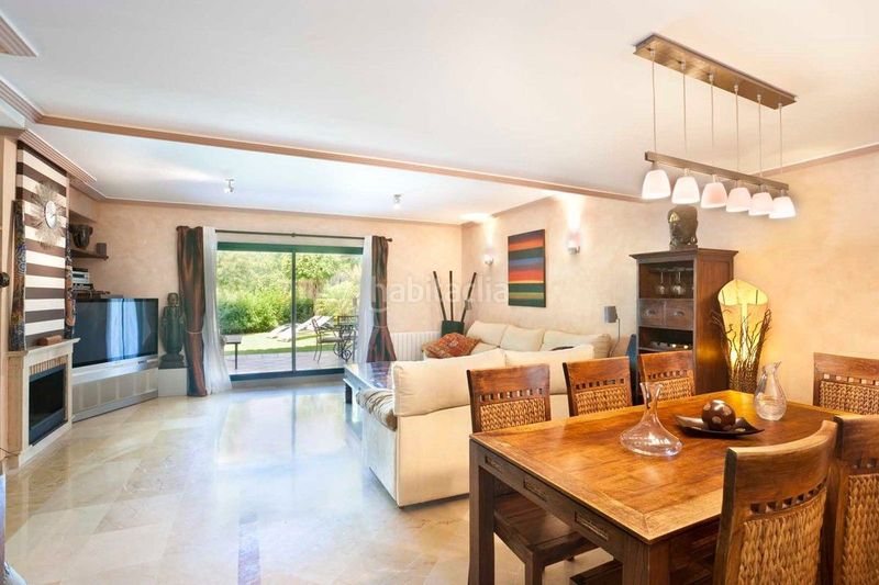 Foto 0f26f142-483f-47d8-83c3-184f600d2845. Miete chalet mit heizung parking pool in Puerto Banús Marbella