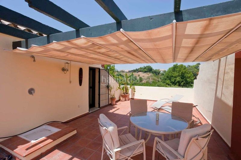 Foto a4009e7e-da48-4076-83eb-4d3cb9d897b7. Miete chalet mit heizung parking pool in Puerto Banús Marbella