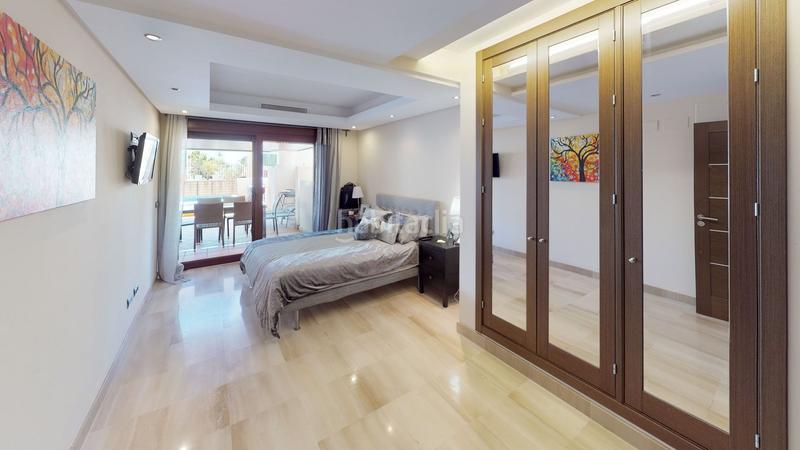 Foto ad395419-ed8c-4ef2-8286-694d3717833e. Appartement dans n/a dans Zona de Punta Plata Estepona